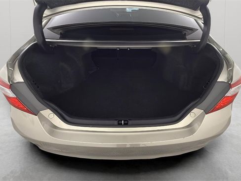 Used 2017 Toyota Camry XLE image 31
