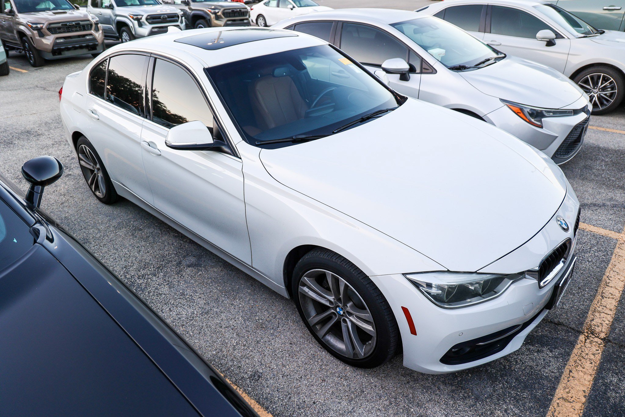Used 2017 BMW 330i Sedan RWD image 6