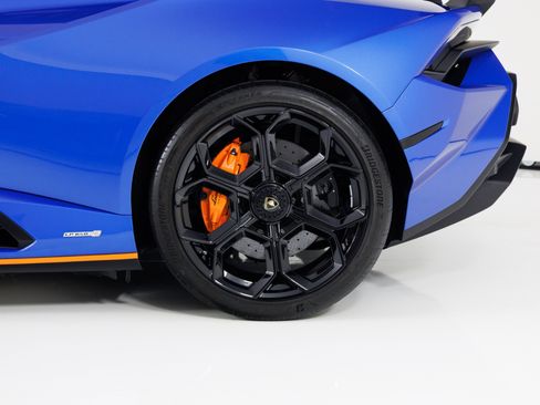 Used 2023 Lamborghini Huracan Tecnica RWD image 12