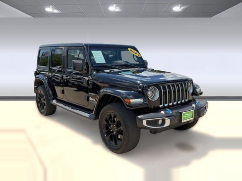 Used 2023 Jeep Wrangler Unlimited Sahara AWD/4WD image 7