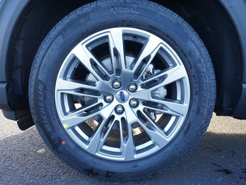 New 2026 Ford Explorer Active w/ Active Comfort Package image 8