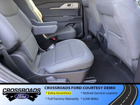 New 2025 Ford Explorer Active image 35