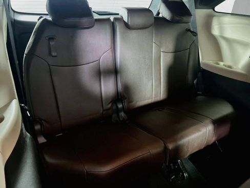 Used 2023 Toyota Sienna Platinum AWD/4WD image 29