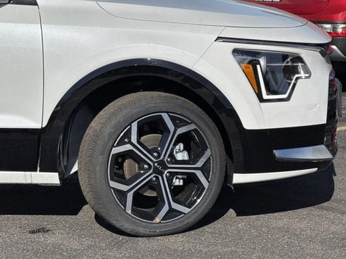 New 2025 Kia Niro EX Touring image 8