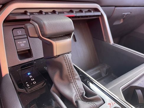 Used 2024 Toyota Tundra Limited image 5