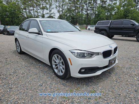 Used 2018 BMW 320i xDrive Sedan AWD/4WD image 5