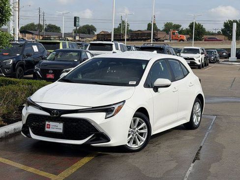 Certified 2025 Toyota Corolla SE FWD image 2