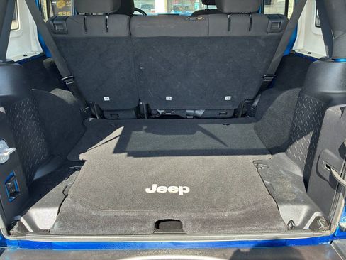 Used 2016 Jeep Wrangler Unlimited Sport AWD/4WD image 28
