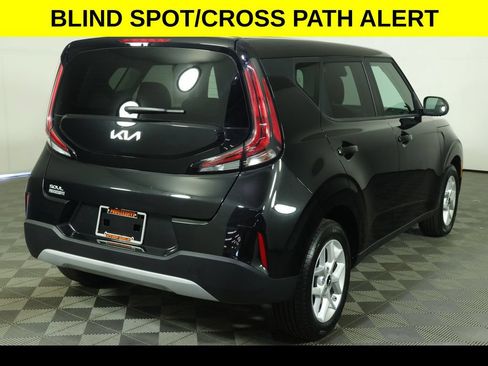 Used 2025 Kia Soul LX w/ LX Technology Package FWD image 6