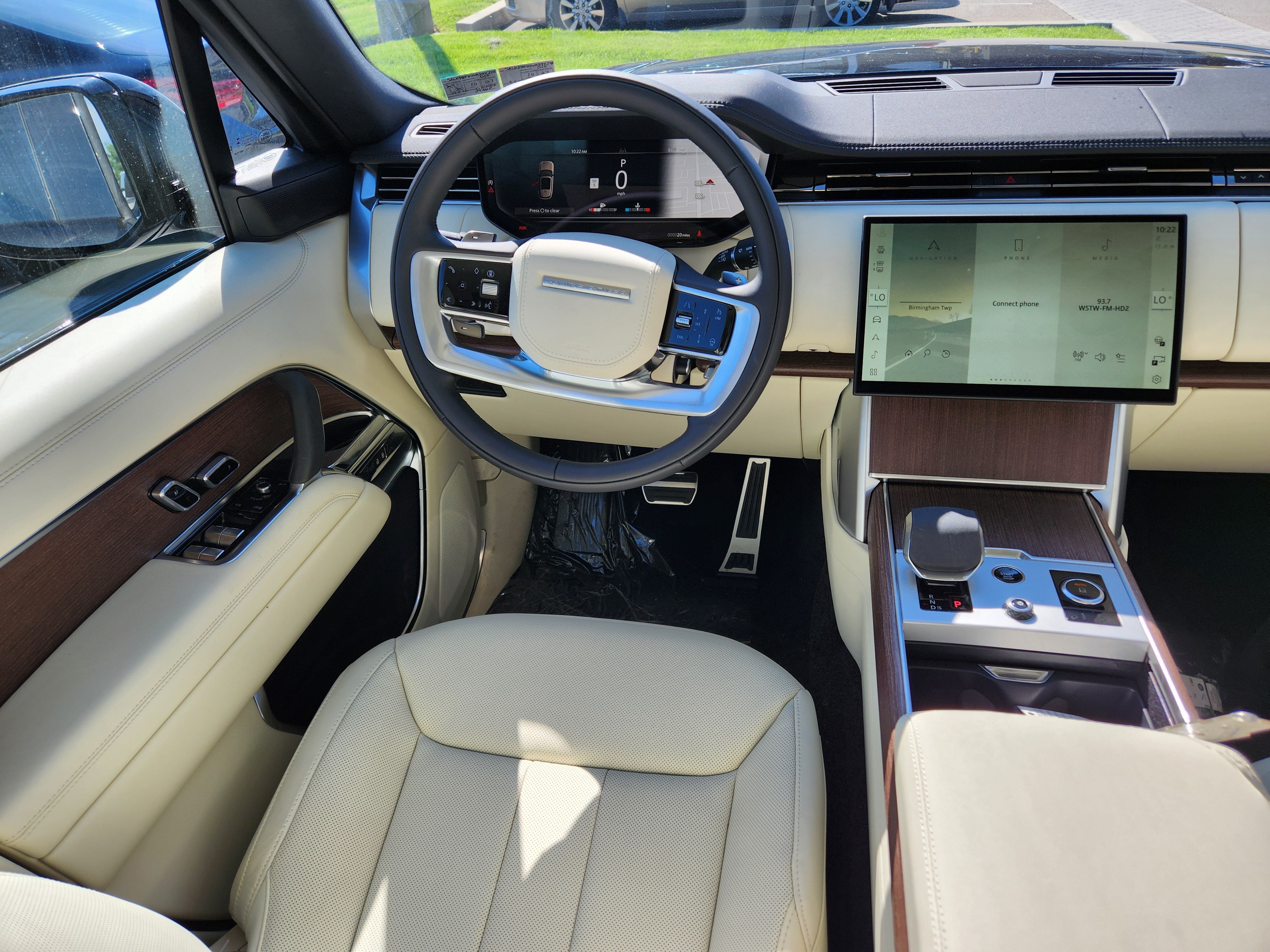 New 2027 Land Rover Range Rover Long Wheelbase SE AWD/4WD image 14
