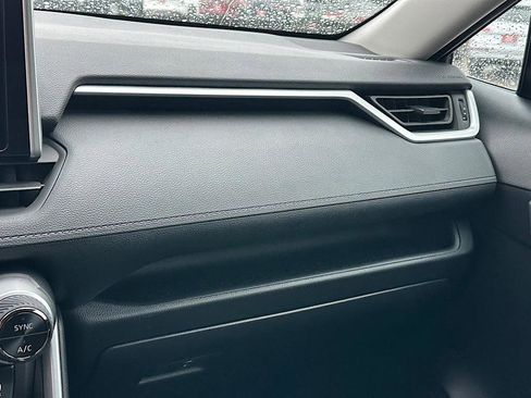 Certified 2025 Toyota RAV4 XLE AWD/4WD image 28