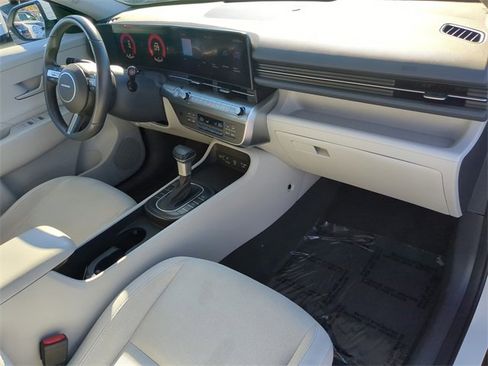 Used 2024 Hyundai Kona SEL image 13