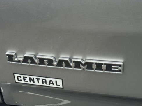 Used 2022 RAM 1500 Laramie AWD/4WD image 17