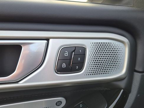 Used 2023 Ford Explorer Platinum w/ Technology Package image 32