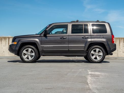 Used 2015 Jeep Patriot Sport w/ Power Value Group AWD/4WD image 3