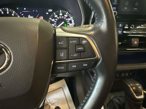 Used 2021 Toyota Highlander XSE image 27