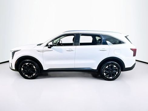 Used 2025 Kia Sorento S AWD/4WD image 4