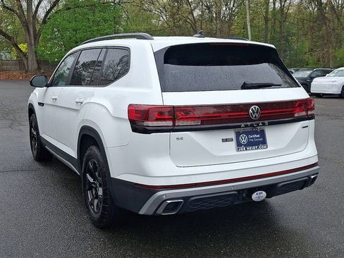Certified 2025 Volkswagen Atlas Peak Edition SE AWD/4WD image 8