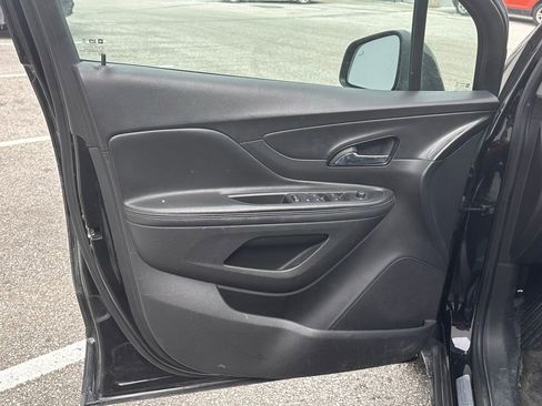 Used 2021 Buick Encore Preferred w/ Safety Package II image 12