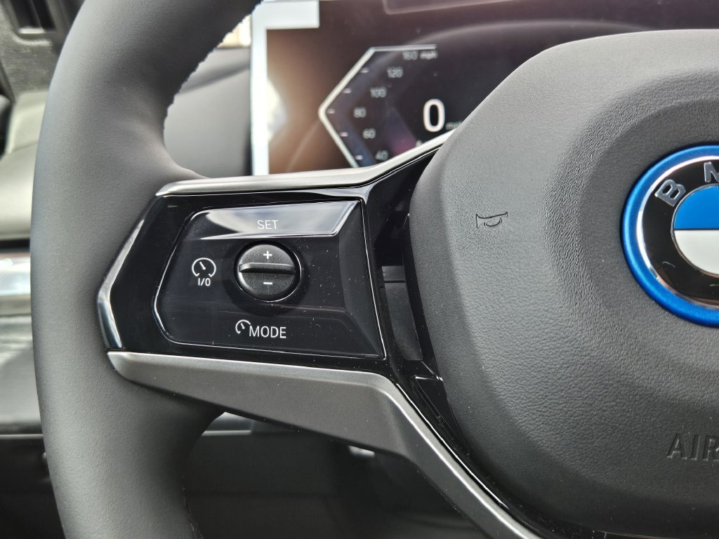 Certified 2026 BMW i5 eDrive40 AWD/4WD image 30