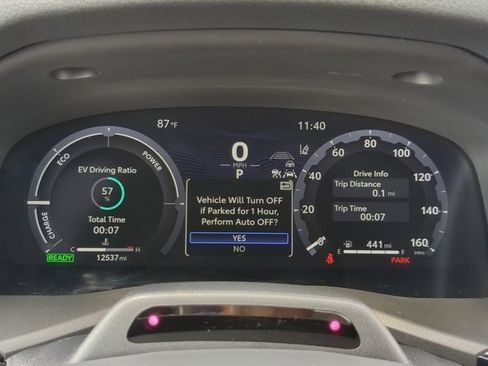 Used 2025 Toyota Camry XLE image 17