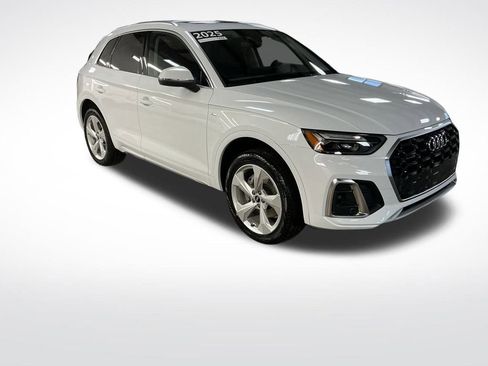 Certified 2025 Audi Q5 2.0T Premium Plus w/ Premium Plus Package AWD/4WD image 7