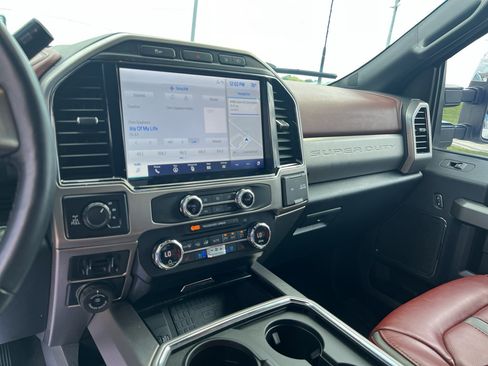 Used 2022 Ford F250 Platinum AWD/4WD image 11