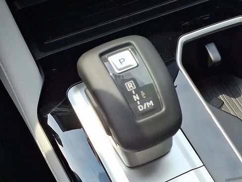 Used 2025 Mitsubishi Outlander SE image 14