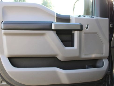 Used 2018 Ford F150 XLT image 9