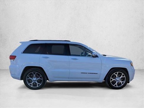 Used 2020 Jeep Grand Cherokee Overland image 4