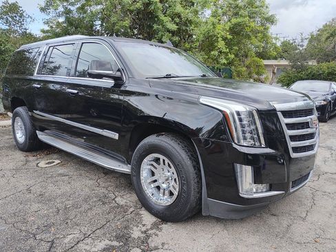 Used 2016 Cadillac Escalade ESV 2WD image 17
