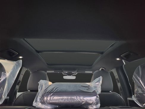 New 2026 Volkswagen Tiguan SE R-Line image 16