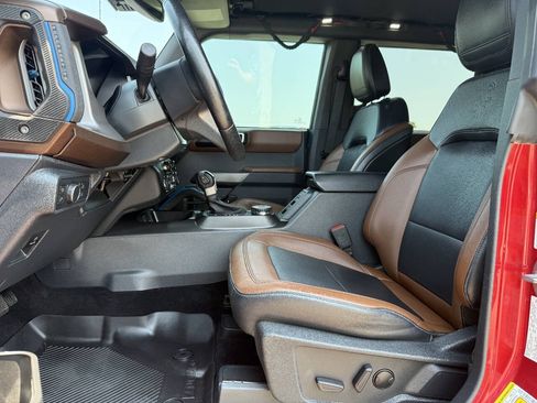 Used 2021 Ford Bronco Outer Banks w/ Sasquatch Package AWD/4WD image 2
