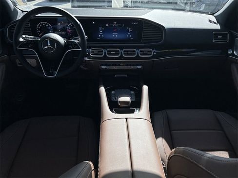 Used 2025 Mercedes-Benz GLE 350 4MATIC image 2