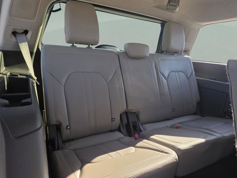 Used 2018 Ford Expedition Limited w/ Equipment Group 302A image 25