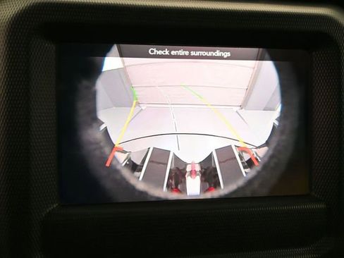 Used 2018 Jeep Wrangler Unlimited Sahara image 18