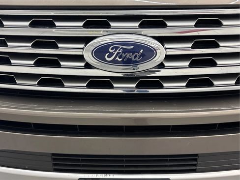 Used 2018 Ford Expedition Limited w/ Equipment Group 301A image 36