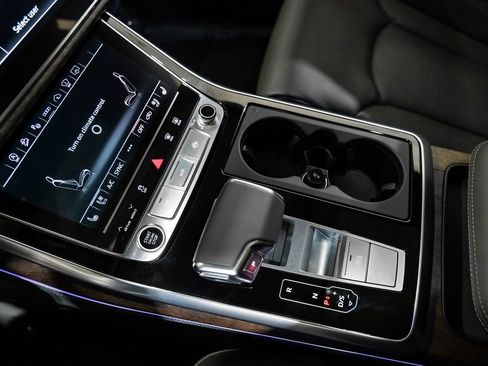 Used 2024 Audi Q8 Prestige image 24