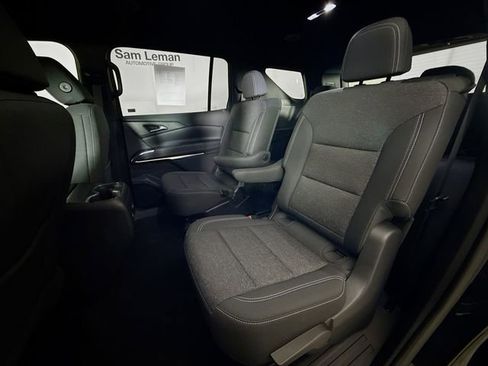 Used 2025 Chevrolet Traverse LT image 26