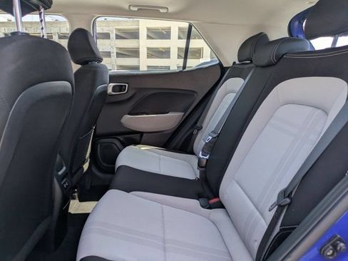 Used 2025 Hyundai Venue SEL FWD image 26