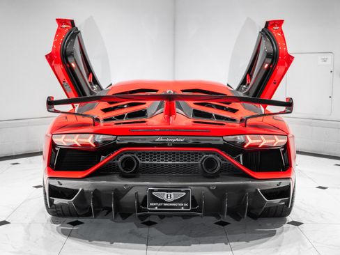 Used 2021 Lamborghini Aventador SVJ AWD/4WD image 22