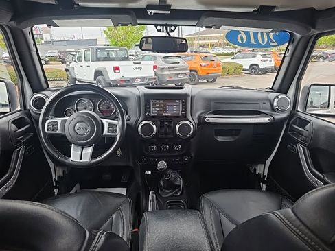 Used 2016 Jeep Wrangler Rubicon image 22