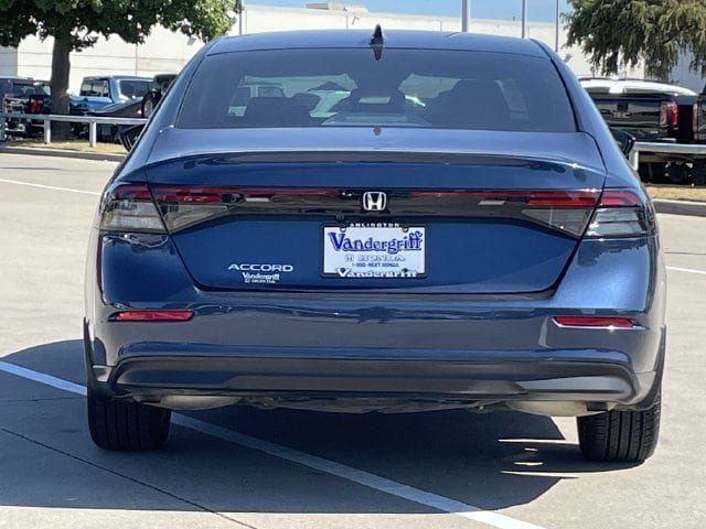 Used 2023 Honda Accord EX image 5