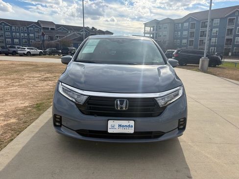 Certified 2024 Honda Odyssey Touring image 3