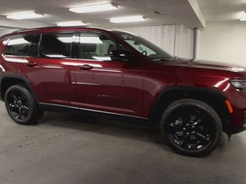 Used 2025 Jeep Grand Cherokee L Limited w/ Black Appearance Package image 2