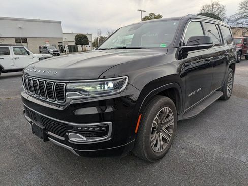 Used 2024 Jeep Wagoneer Series II w/ Flexible Seating Group image 4