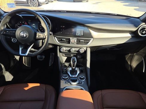 Used 2022 Alfa Romeo Giulia Ti image 15