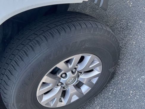 Used 2017 Toyota Tacoma SR5 image 12