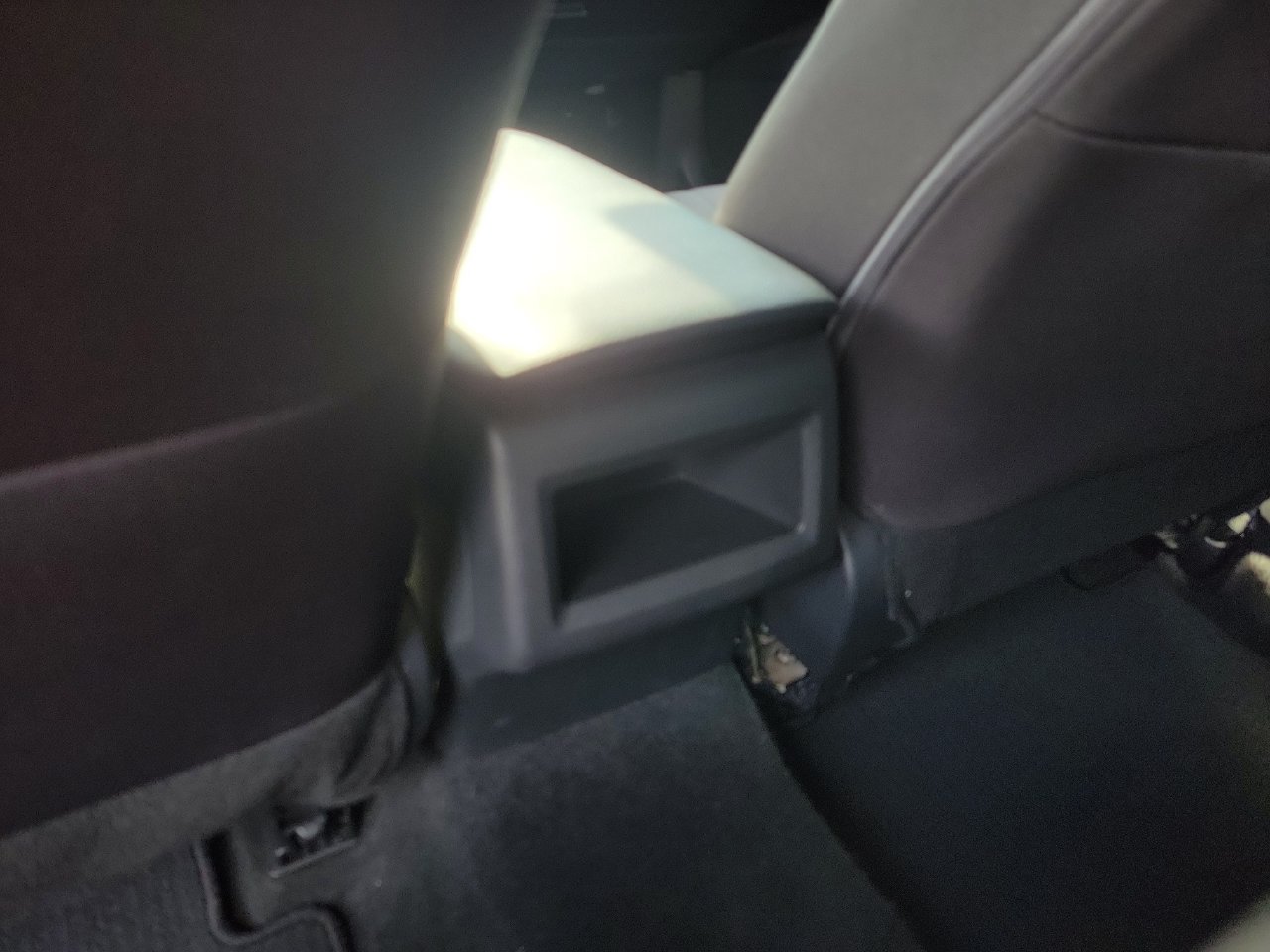 Used 2022 Toyota Camry LE FWD image 11