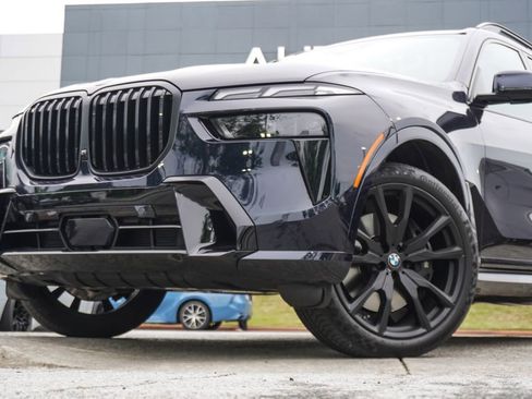Used 2026 BMW X7 xDrive40i w/ M Sport Package AWD/4WD image 2